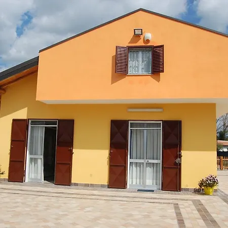 Ombra E Caffe' Villa *