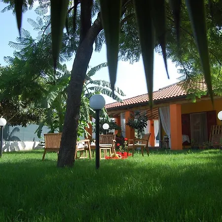 Ombra E Caffe' Villa